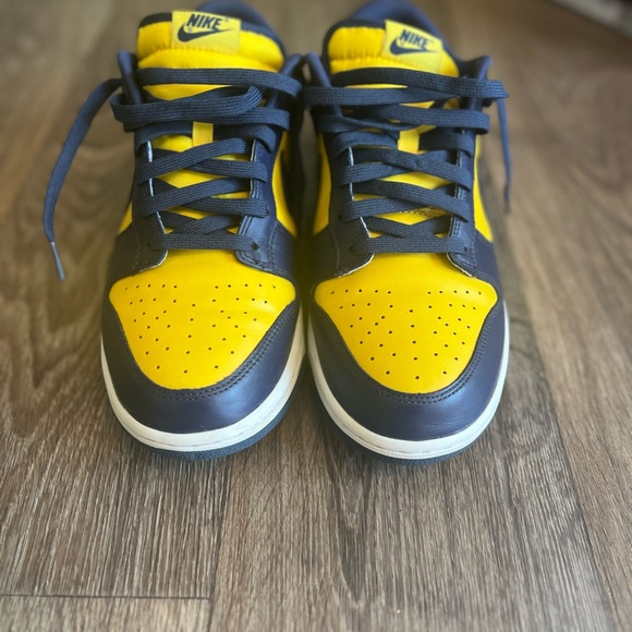 Nike Kids Shoes - Yellow and Black - Picture 1 of 5
